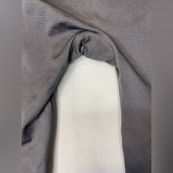 Gymshark Womens M Fit Cropped Leggings Charcoal Gray Pull On Stretch Gym - Picture 2 of 6